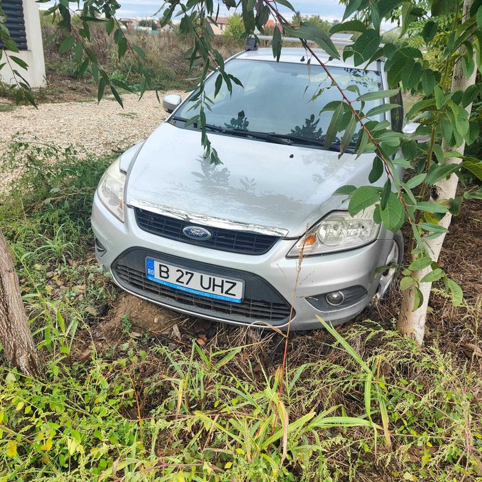 Vand Ford Focus 1.6 benzina