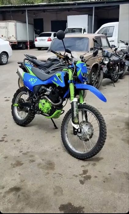 Продам эндуро 250 кубов