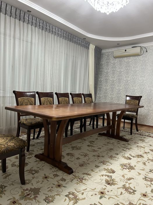 Гостиный стол