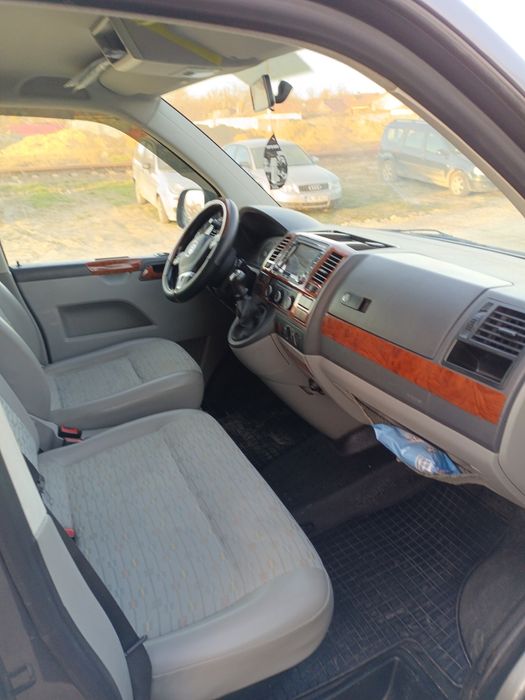 Proprietar Vând  wv T5 cu 9 locuri varianta lungă