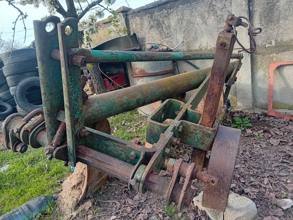 Vând tractor u650 cu plug