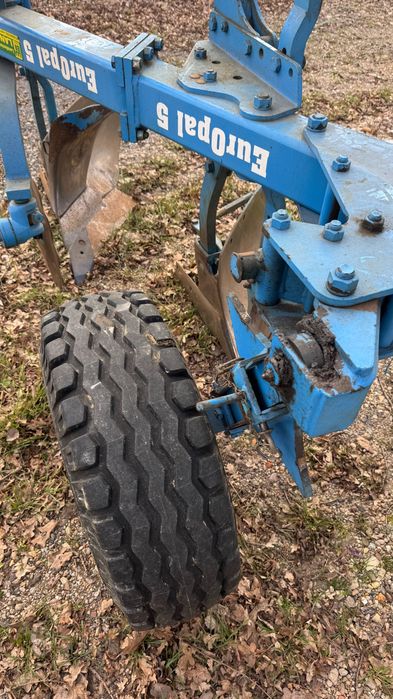 Lemken Europal 5 Claas Arion, Case Puma, John Deere tortadi