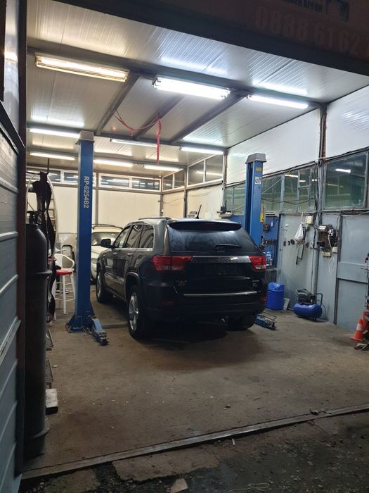 Автосервиз на Самообслужване Бургас: Подемник, Инструменти,