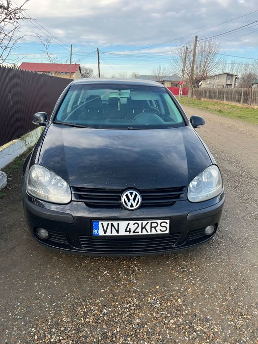 Vând Golf 5 1.9 tdi