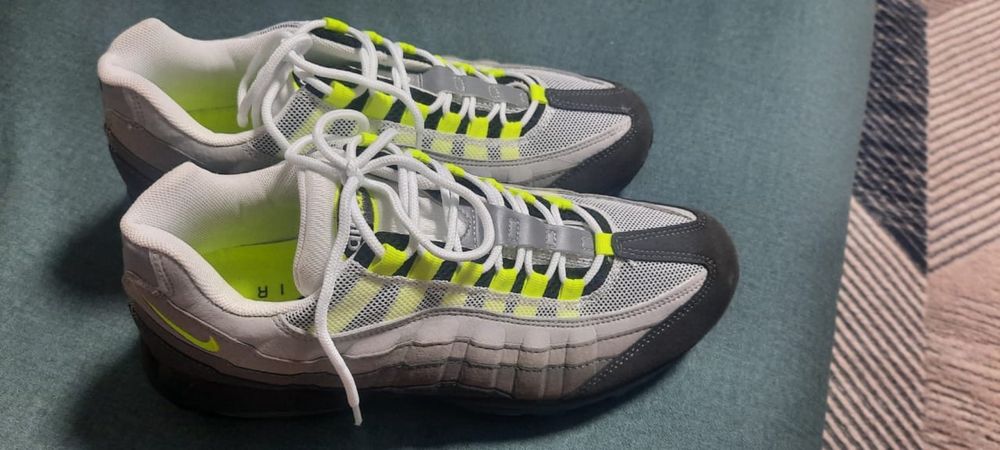 Мужские кроссовки