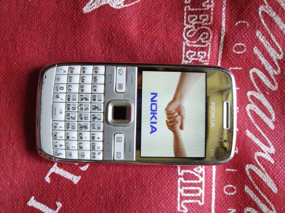 Продаётся Nokia E72-1 рабочий.