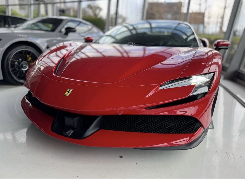 Ferrari SF90 Spider 1001 hp 2023
