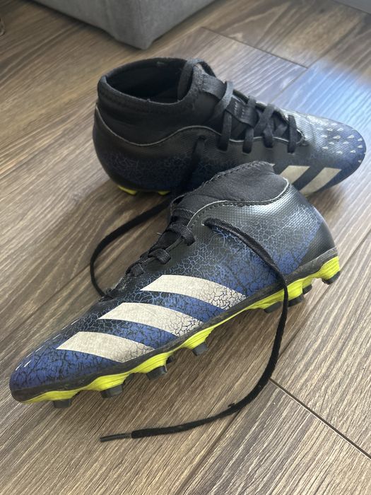 Adidas/ ghete fotbal