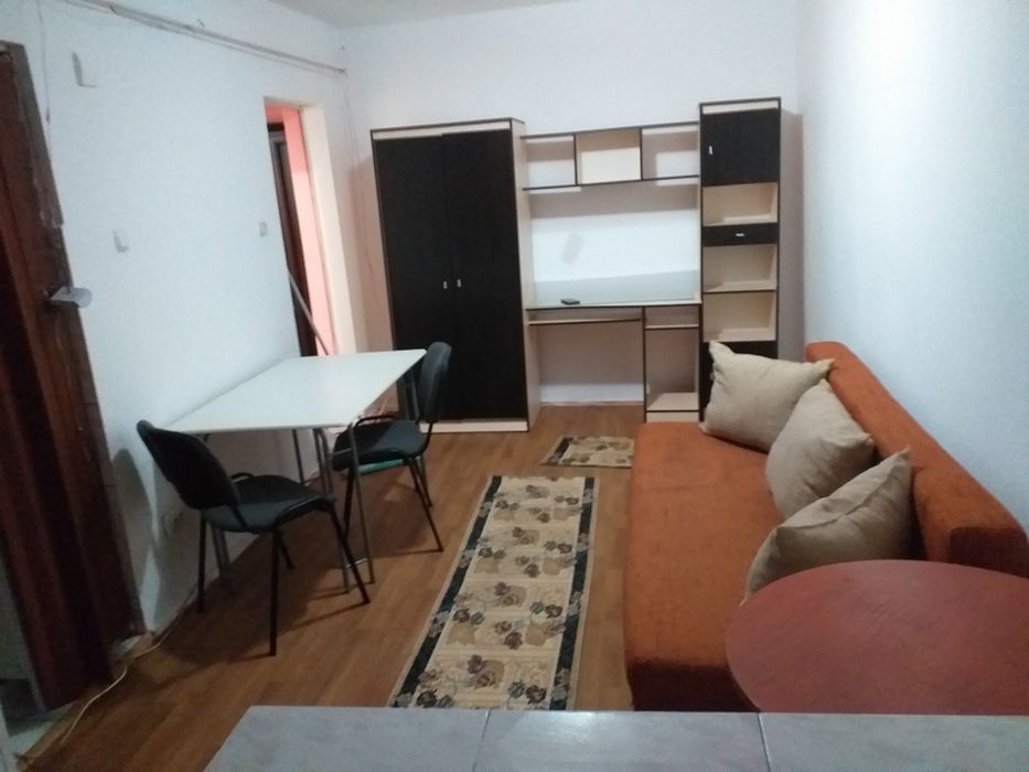 Garsonieră de închiriat în calea Buziașului lîngă sensul giratoriu! .