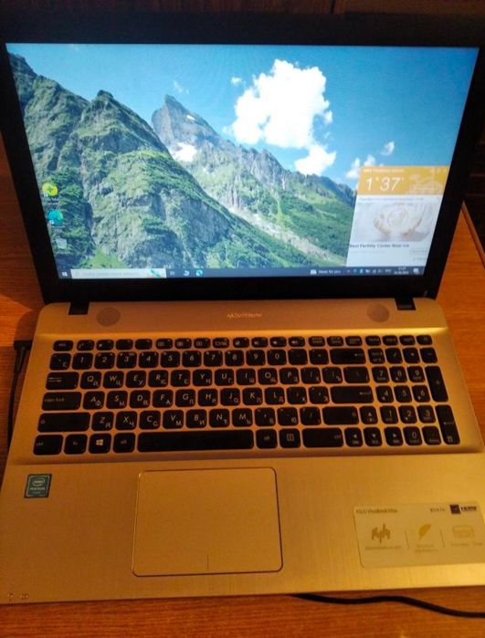 Ноутбук Asus. 2014 г.