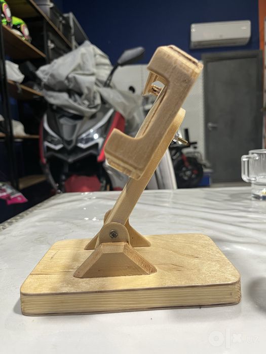 Telefon derjatil qo’l mexnatida yasalgan