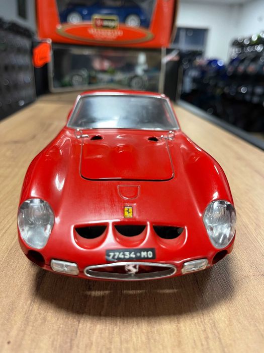 BBURAGO метална колекционерска количка модел FERARRI 250 GTO 1962г.