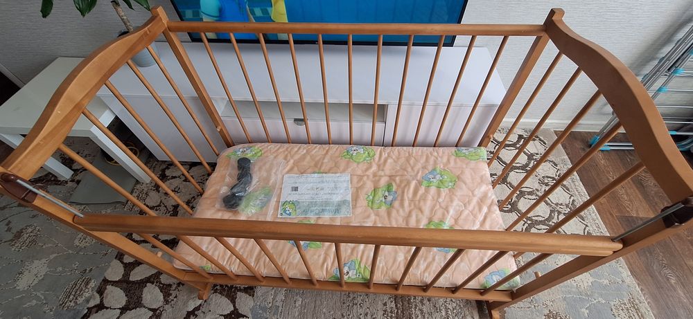 Продам детскую  кроватку