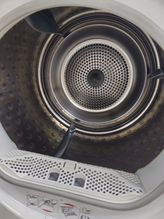 Сушилня AEG Lavatherm AT65385IH3 клас: ААA+++ 8кг 400W с термопомпа +