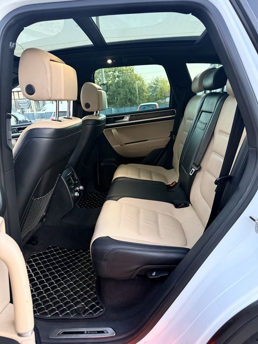 Volkswagen Touareg R-Line  • 2016 •3.0 TDI • Full • Panoramic • Perne •Distronic • Lane/side/front assist •Keyless •Lumini ambientale • Camere 360 •