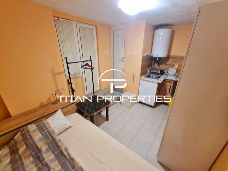 Дава се под наем Едностаен апартамент в Бургас, Център - 20 кв.м за 178.5 € - Снимка #2