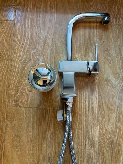 Baterie baie XORA cromată