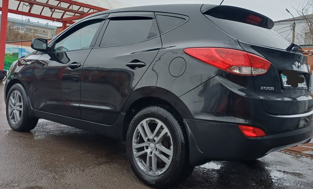 Автомобиль Hyndai Tukson ixs 35