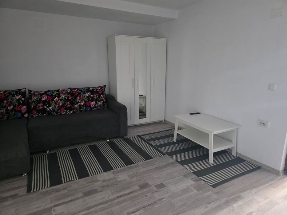 Inchiriez apartament