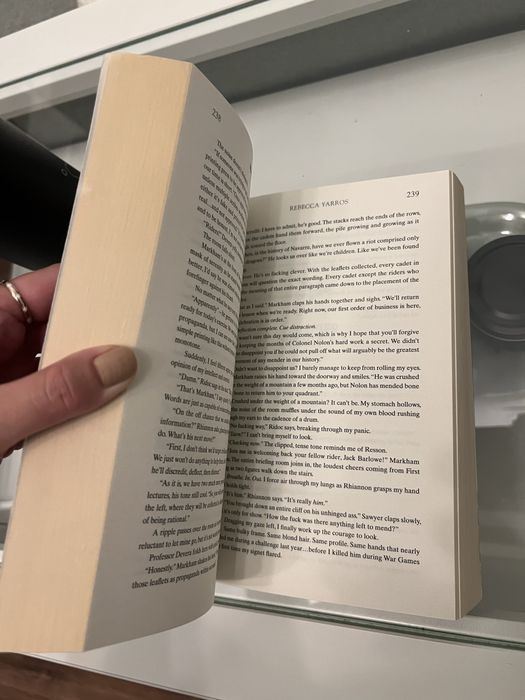 Книга Iron Flame / Железният пламък - Rebecca Yarros