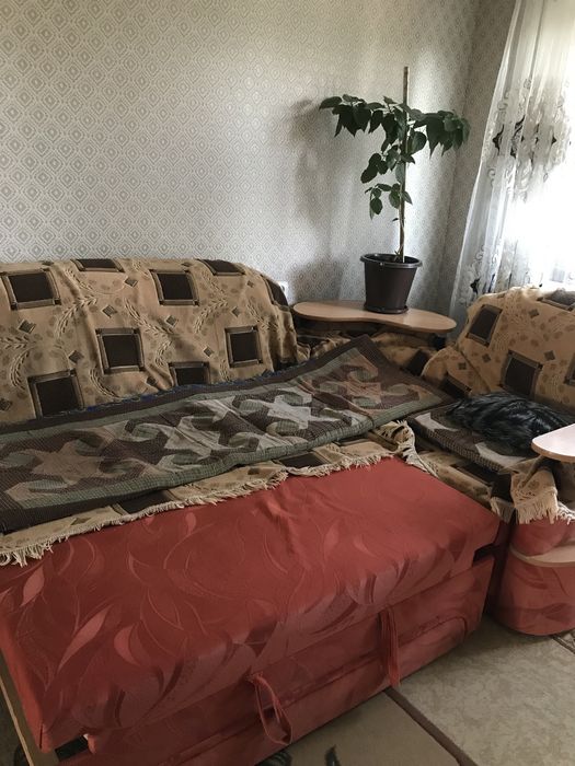 Продаю диван с креслом