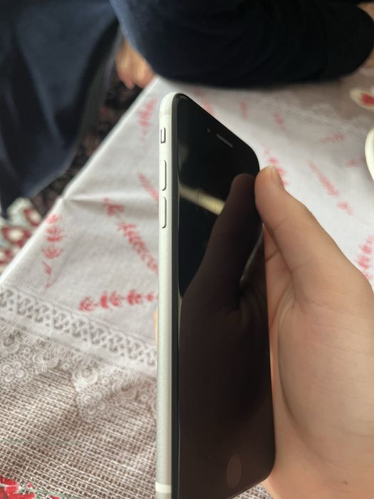 Айфон Се 2020 идеал