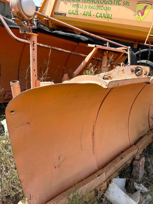 Lama deszapezire hidraulica Sărăriță Schmidt DESZAPEZIRE