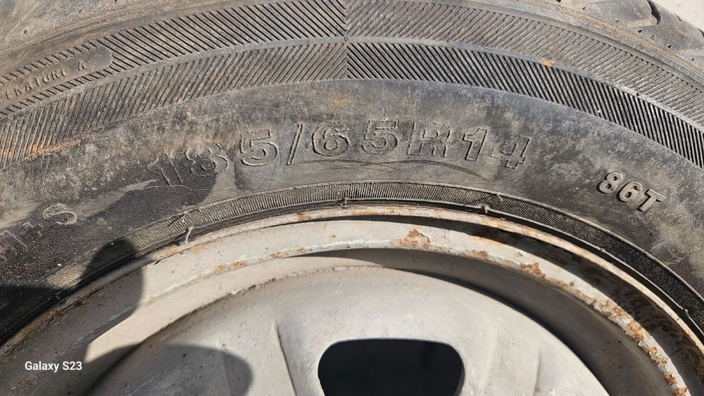 Продам летние шины со штампами