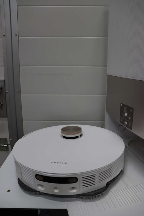 Прахосмукачка робот Dreame L20 Ultra COMPLETE RLX41CE-1, до 180 минути