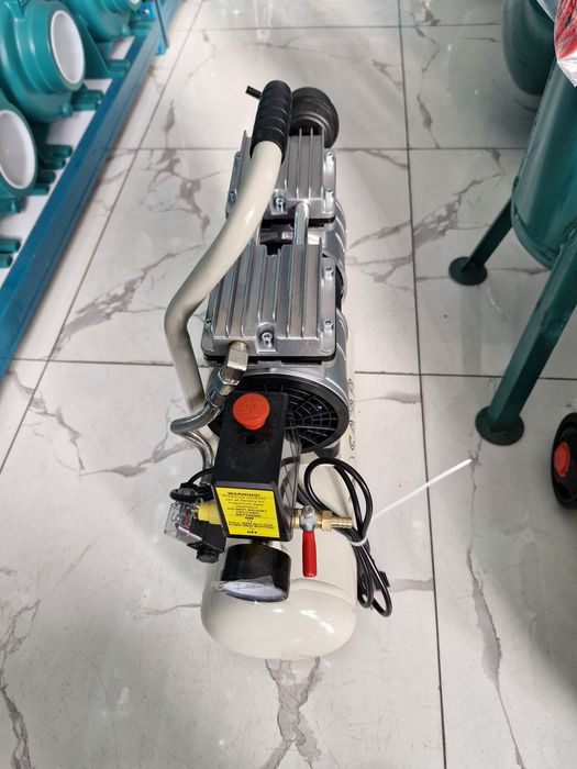 9 литр безшумный компрессор безмаслянный SAAB kompressor