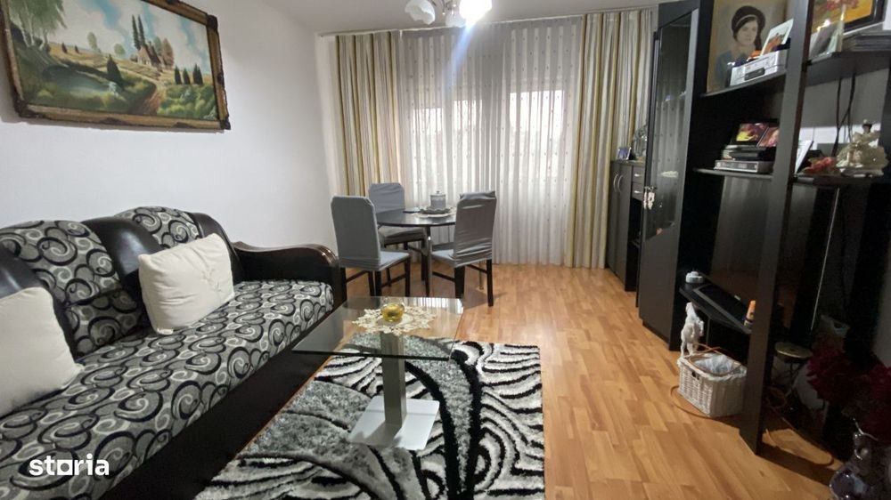 Apartament 4 camere, zona Calea Moldovei, et. 3 — fotografia 1
