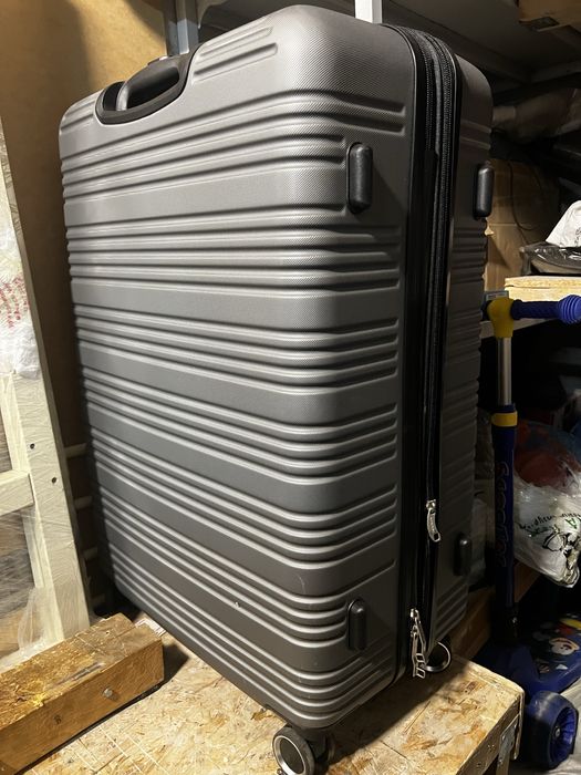 Чемодан новый XL