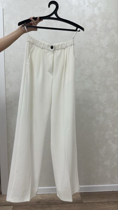 Костюм с брюками 44 размер