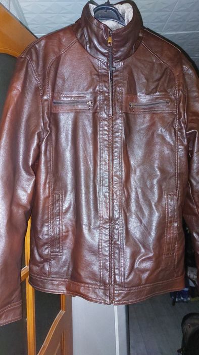 Куртка под кожу  новая.