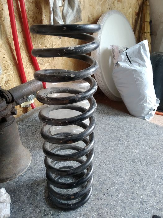 Продам 1 пружину