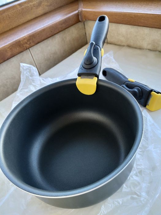 Vase de bucătărie, noi!