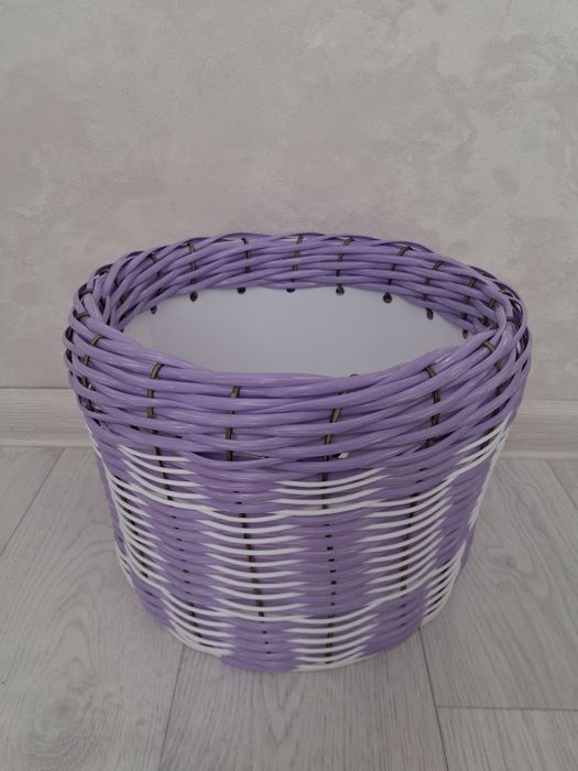 Кашпо из ротанга.