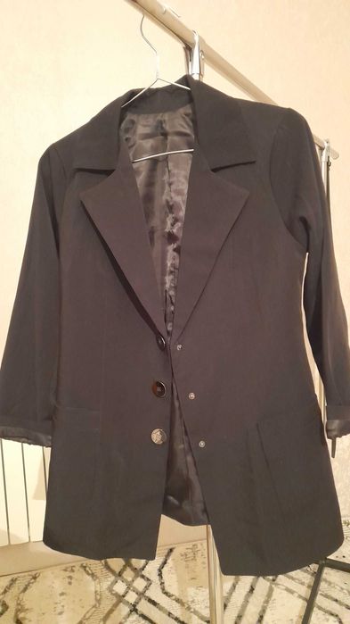 Черный    костюм