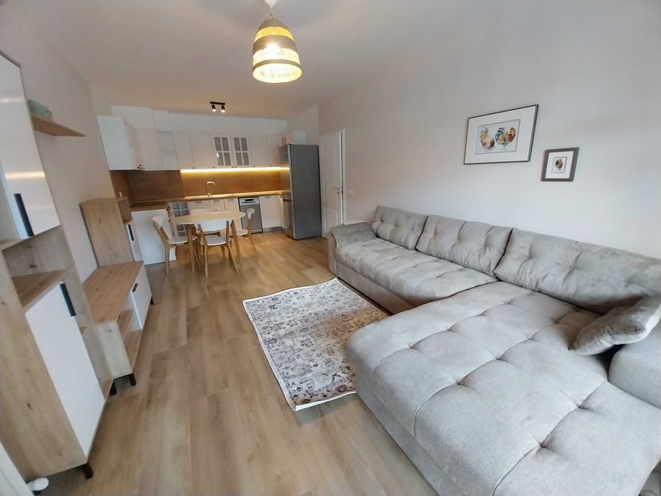 Дава под наем тристаен апартамент