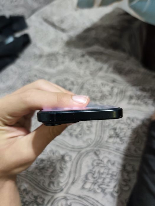 Iphone 15 karobkasiz