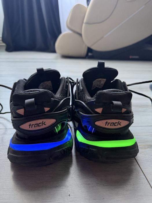 Balenciaga track led