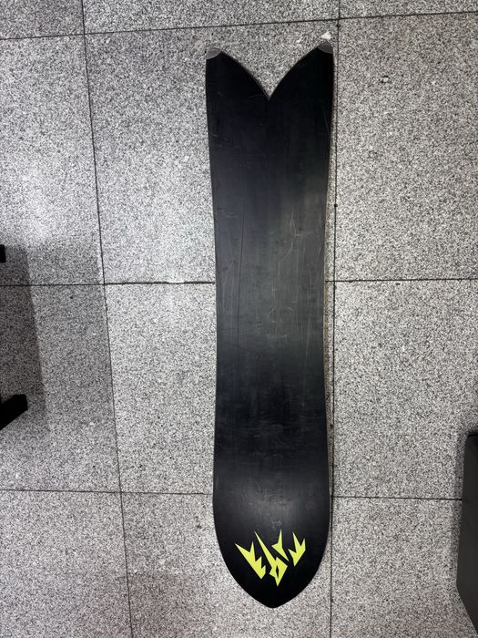 Сноуборд jones shtorm chazer 156