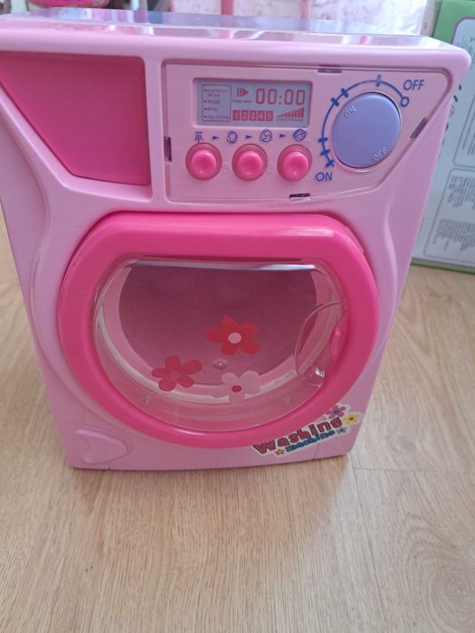 Голяма къща за кукли,различни забавни играчки