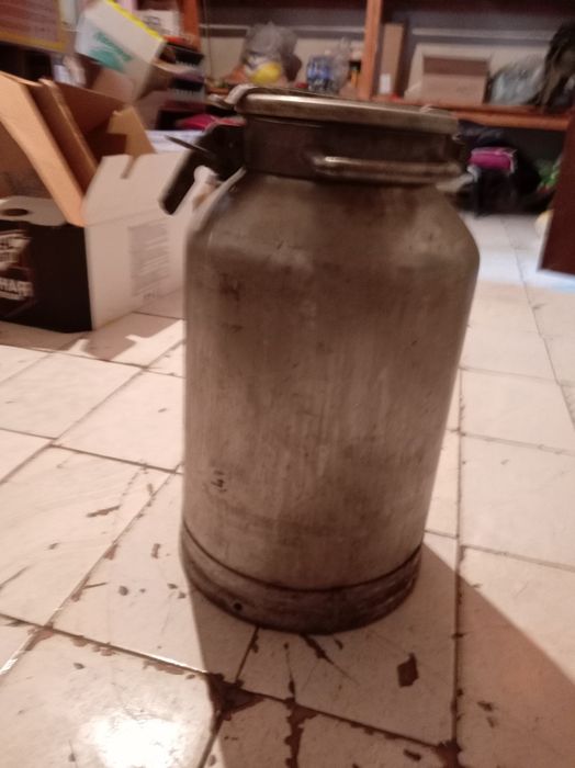 Продам фляга алюминиевая среднего размера