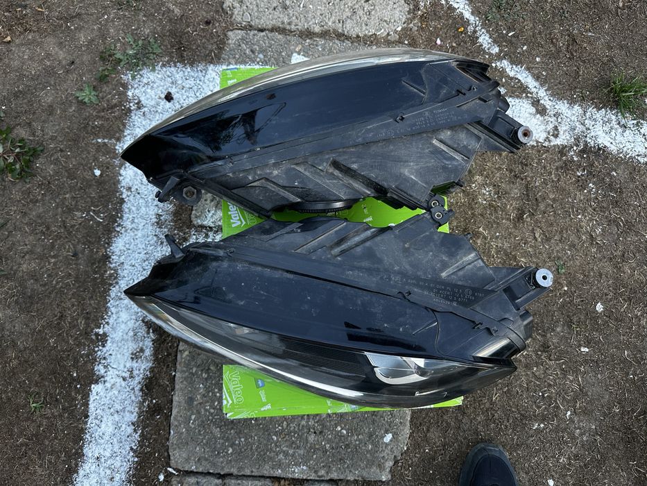 Faruri stânga dreapta bi xenon vw golf 7.