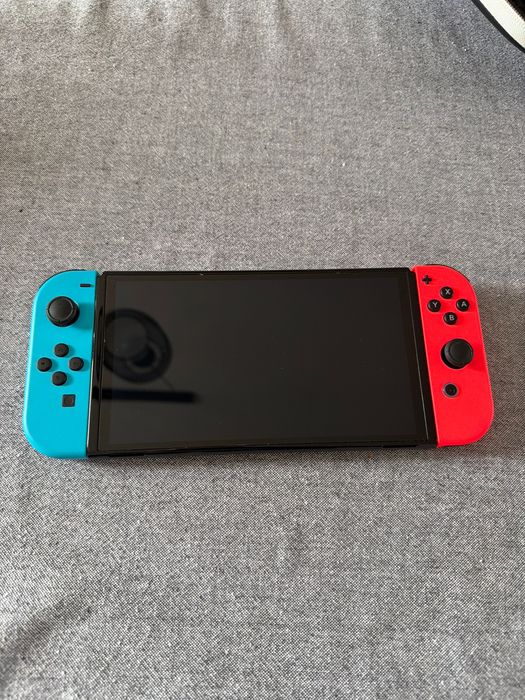 Продавам Nintendo Switch