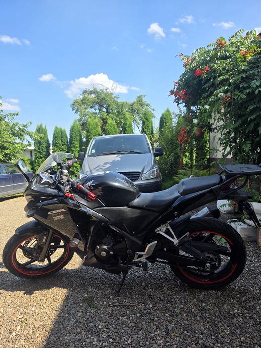 Honda CBR 250R 2011,se comduce cu a2!