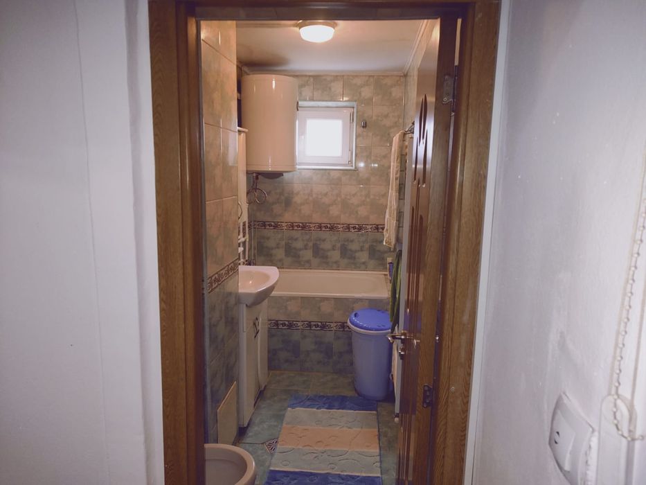Închiriez apartament
