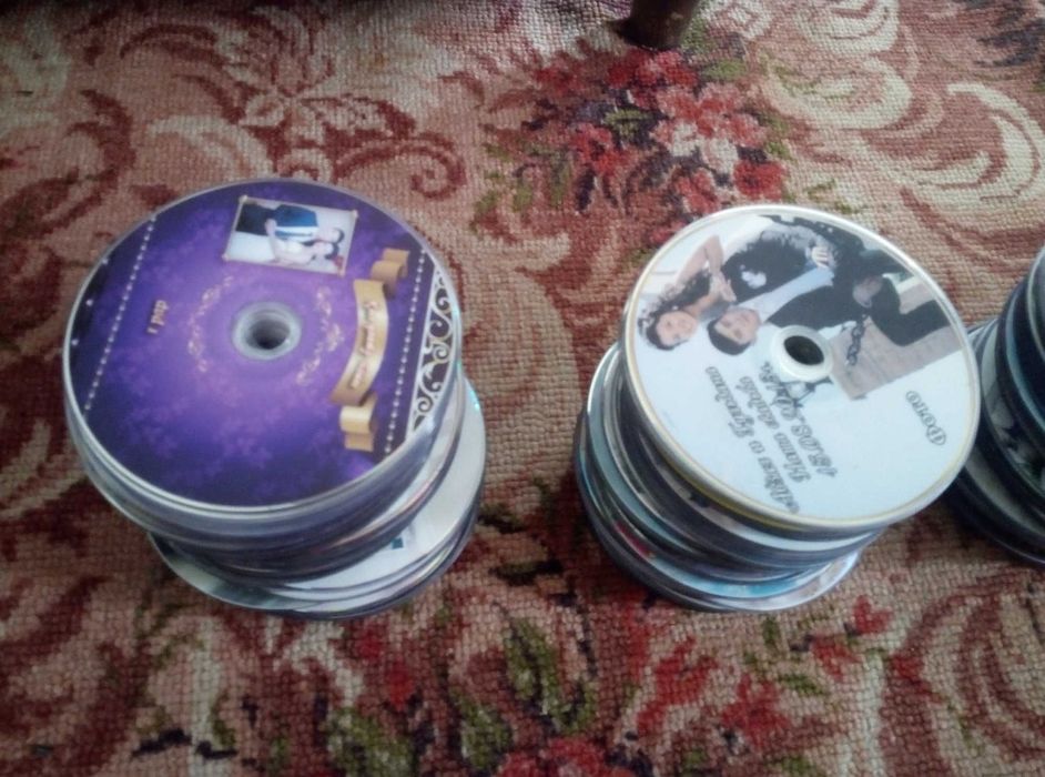 Нерабочие сд двд диски для декора