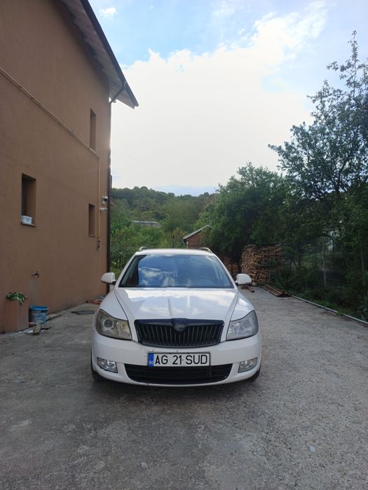 SKODA Octavia 2012 — imagine 3